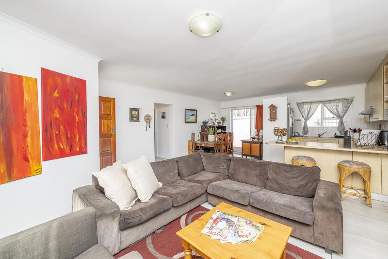 3 Bedroom Property for Sale in Uitzicht Western Cape